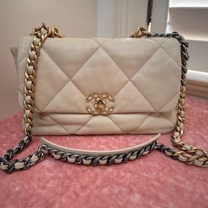 Chanel 19 Medium Pillow Soft with Mixed Metal Hardware